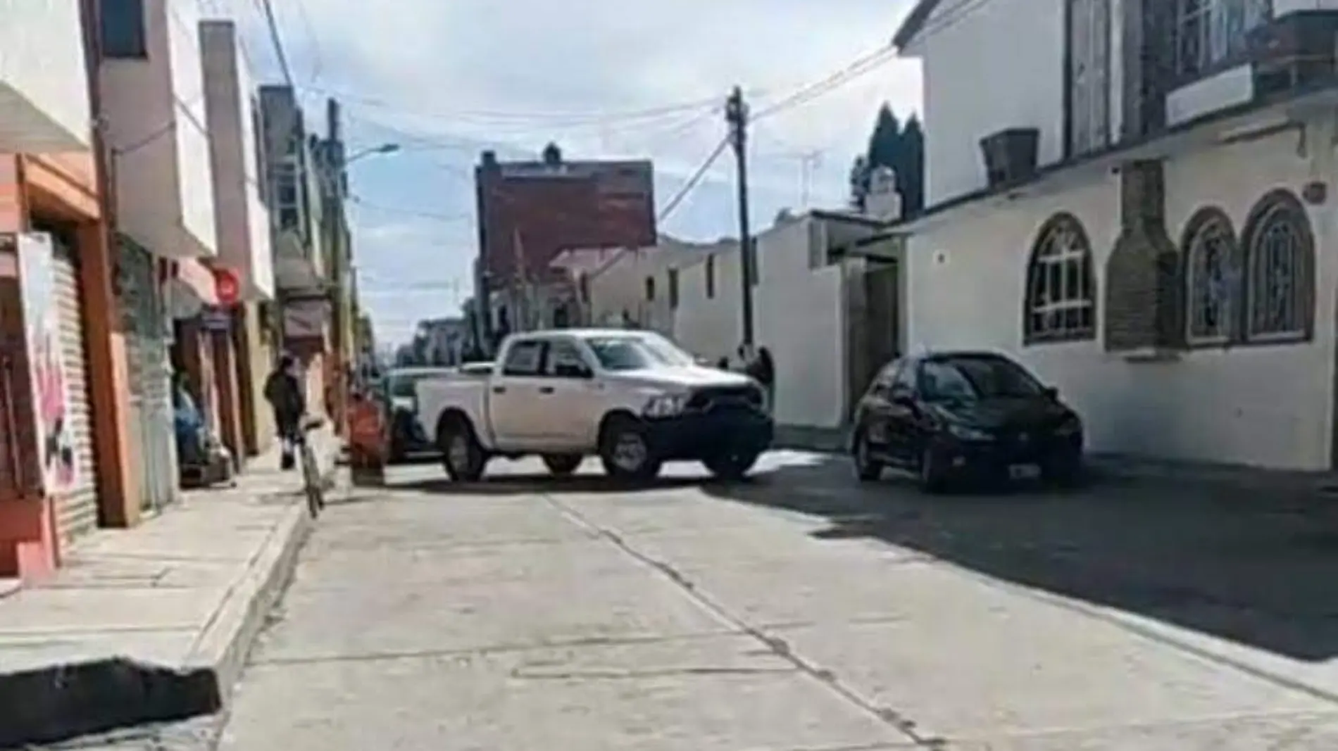 tras cateo decomisan 17 autos en Texmelucan